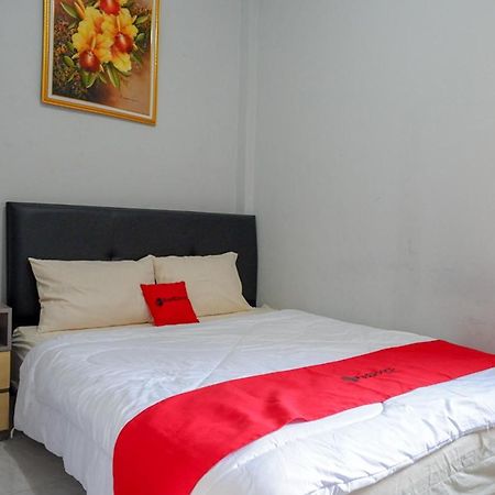 Reddoorz Near Jalan Adi Sucipto Solo Hotel Ngoại thất bức ảnh