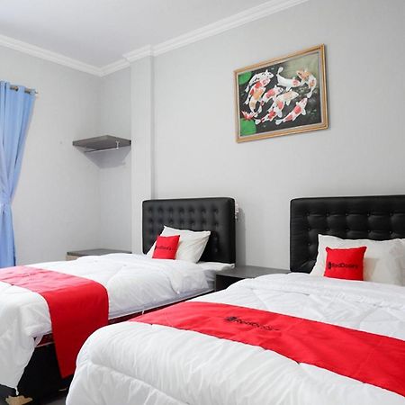 Reddoorz Near Jalan Adi Sucipto Solo Hotel Ngoại thất bức ảnh