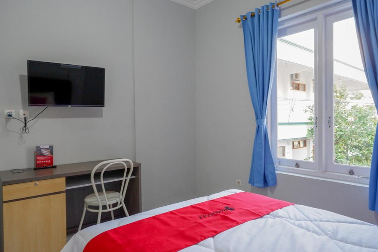 Reddoorz Near Jalan Adi Sucipto Solo Hotel Ngoại thất bức ảnh