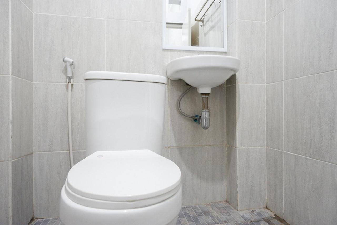 Reddoorz Near Jalan Adi Sucipto Solo Hotel Ngoại thất bức ảnh