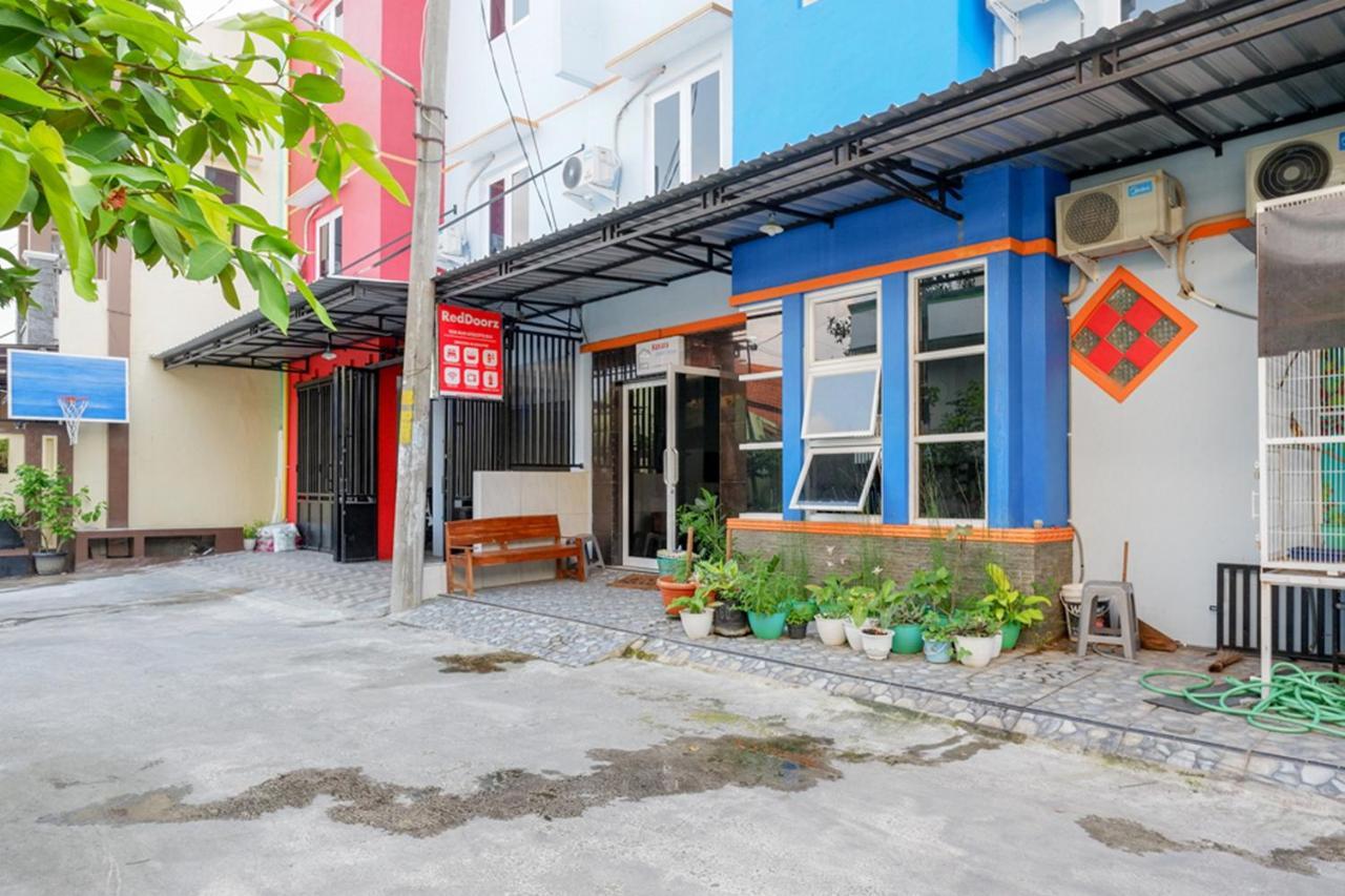 Reddoorz Near Jalan Adi Sucipto Solo Hotel Ngoại thất bức ảnh